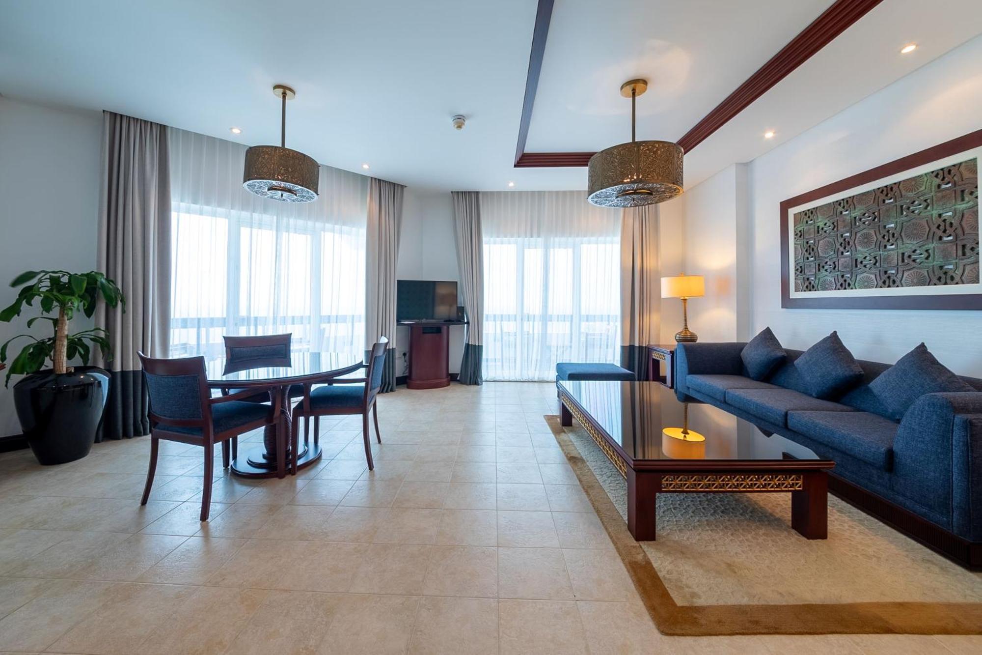 فندق عجمان المظهر الخارجي الصورة Suite at the hotel