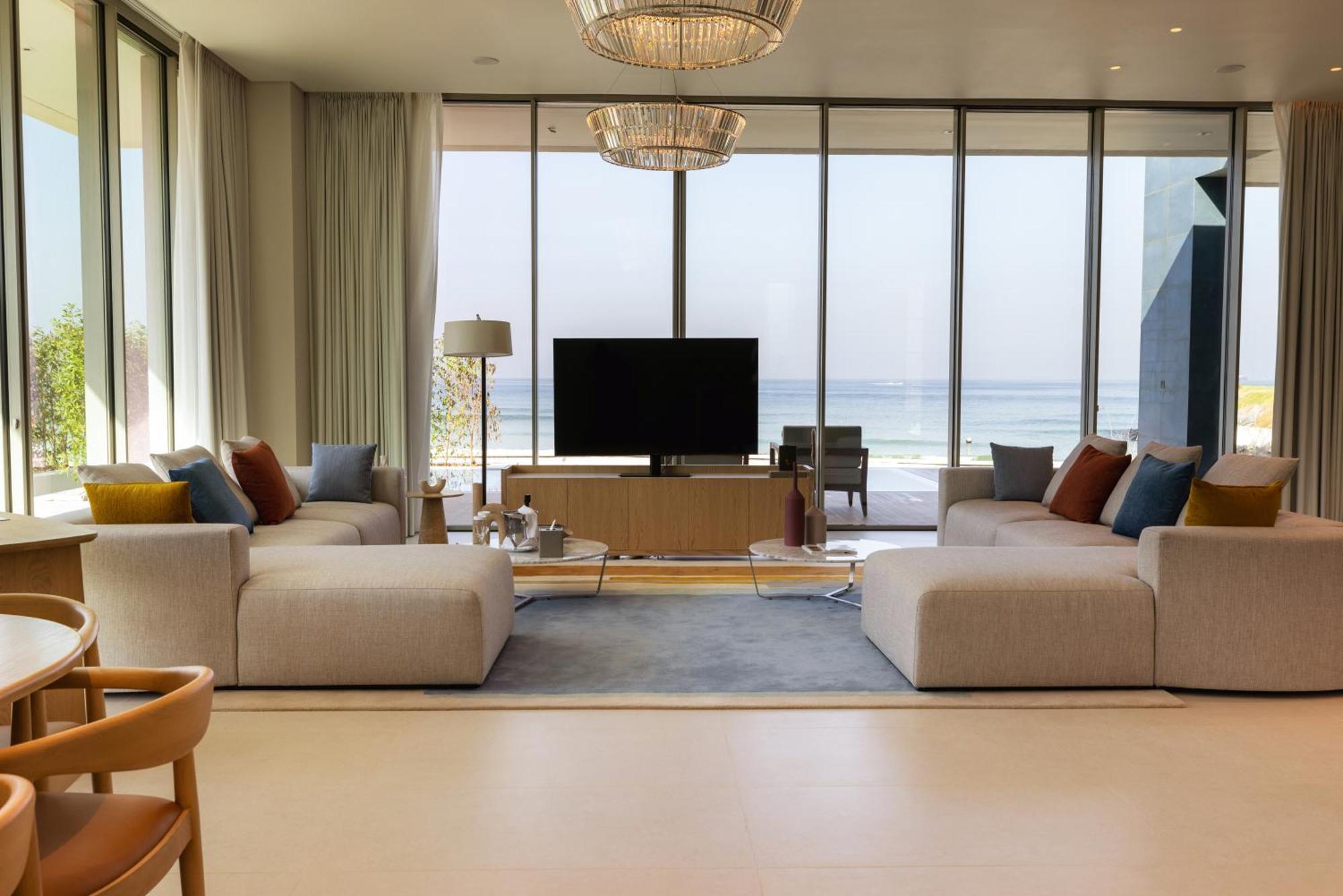فندق عجمان المظهر الخارجي الصورة Living room at the Ritz-Carlton, Laguna Beach