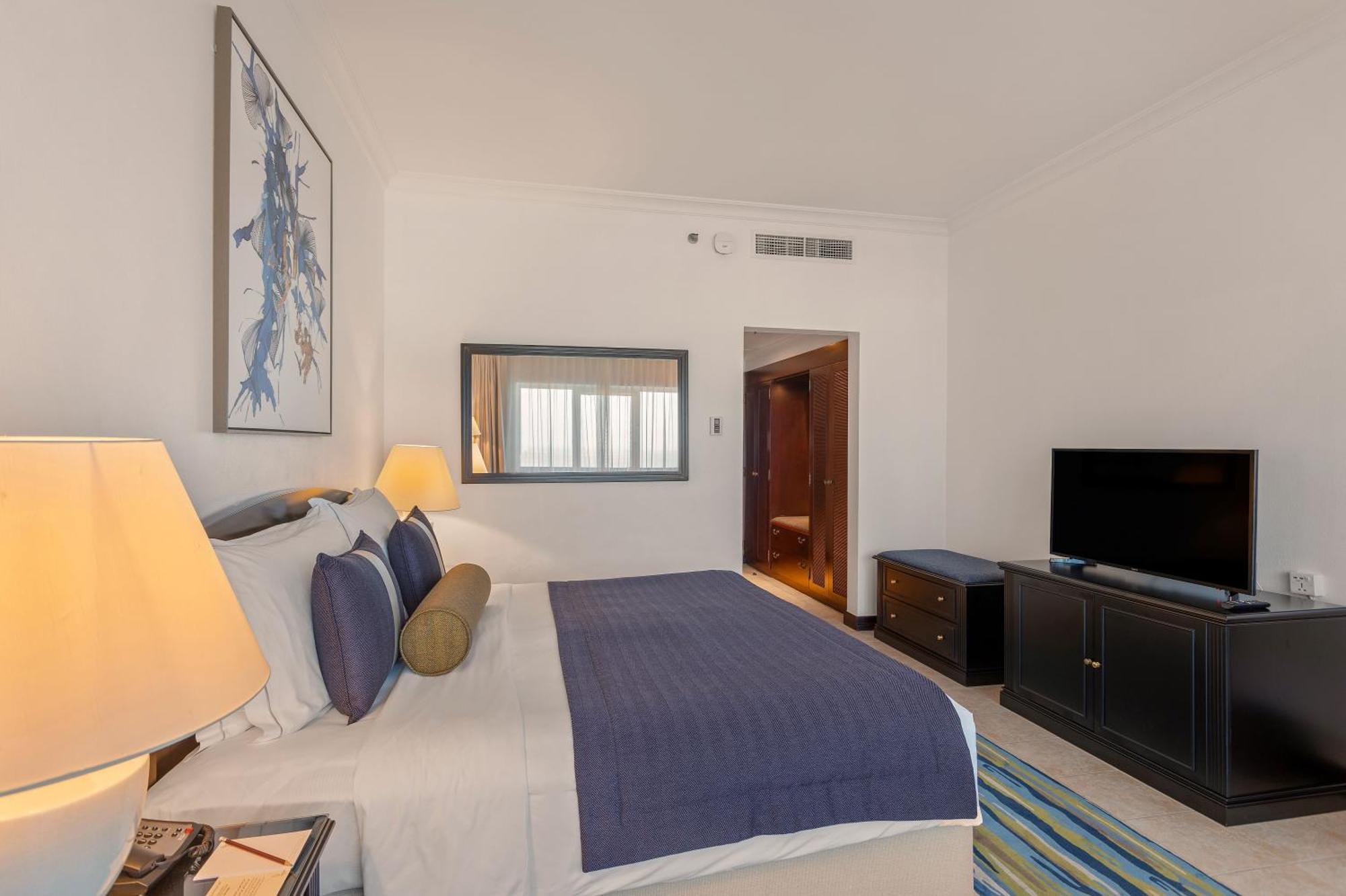 فندق عجمان المظهر الخارجي الصورة A bedroom at the hotel